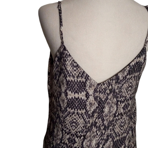 Amanda Uprichard Gray Reptile Snake Print V Neck Button Detail Tank Top Medium - Picture 6 of 8